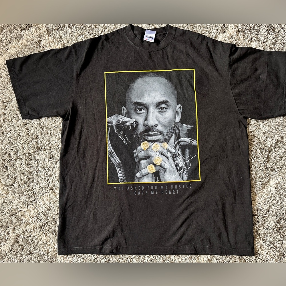 Kobe Bryant Black mamba t-shirt
